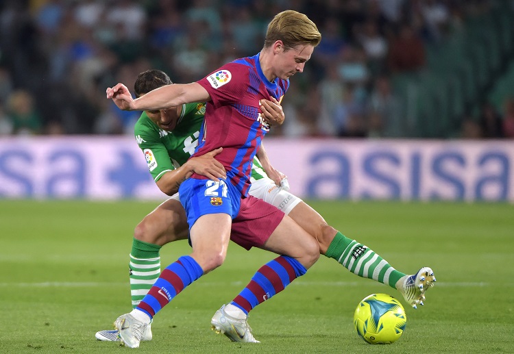 Can Manchester United acquire Frenkie de Jong prior to the start of the new Premier League season?