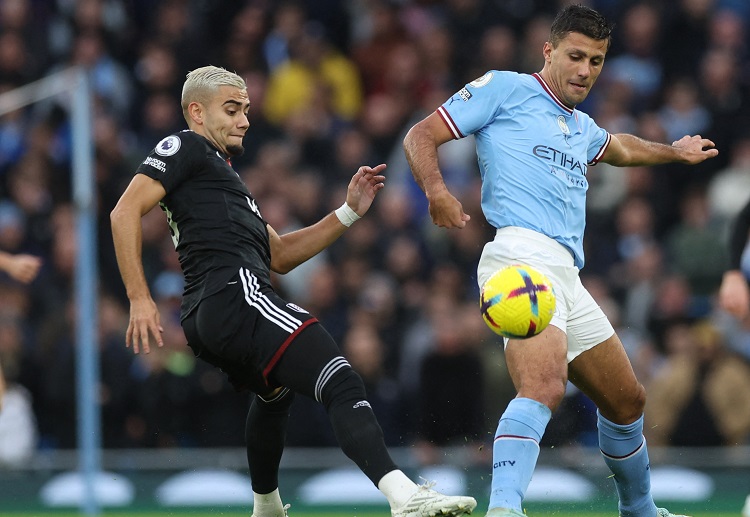 Fulham are keen to pick up a positive result in front of their home supporters as they face Man United in Premier League