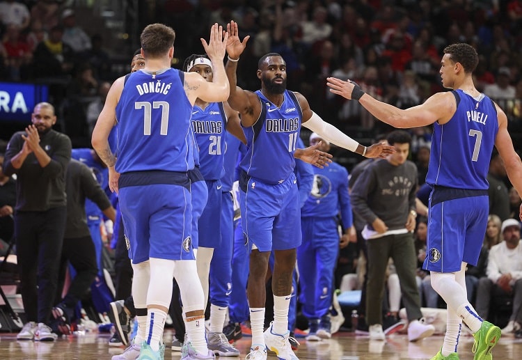 Dallas Mavericks đang đứng Top 4 trên BXH miền Tây NBA