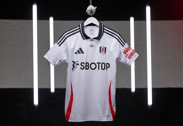 Jersey home terbaru menampilkan kerah hitam yang mengingatkan pada jersey Fulham FC legendaris sebelumnya