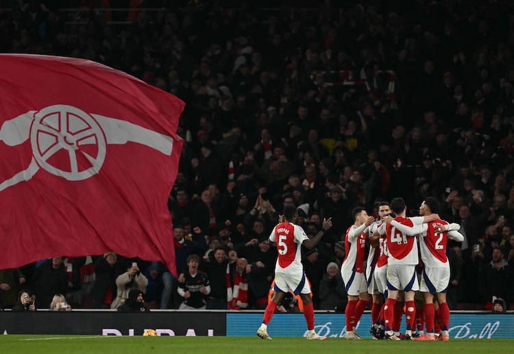 Arsenal giành 3 điểm ở vòng 24 Premier League