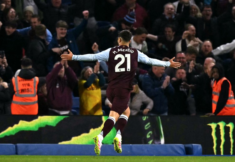 အက်စတွန်ဗီလာမှာ အငှားနဲ့ ကစားခဲ့တဲ့ စပိန်လက်ရွေးစင် ကစားသမား ကတော့ လာလီဂါ ကလပ်ဆီ သူ့ရဲ့ အပြောင်းအရွှေ့ အတွက် စောင့်မျှော်လျက် ရှိနေပါတယ်။