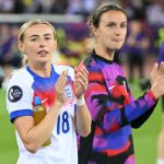 欧锦赛 英格兰女足通过点球大战以5比4战胜瑞典女足，成功晋级半决赛，球员们欢呼庆祝