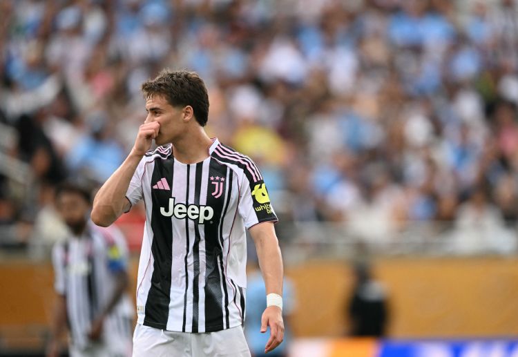 လာလီဂါ ကလပ် ဘာစီလိုနာ နည်းပြ ဟန်ဆီ ဖလစ်ခ် ကတော့ ဂျူဗင်တပ်စ် ကွင်းလယ် ကစားသမား ကီနန် ယီလ်ဒစ်ဇ်ကို ခေါ်ယူလိုကြောင်း ကလပ် အသင်းထံ အသိပေးထားတယ်လို့ El Nacional က ဖော်ပြပါတယ်။