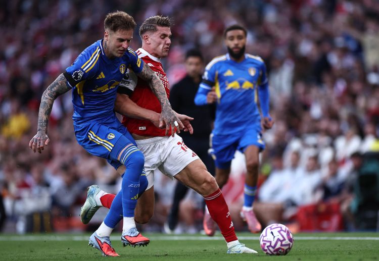 အသက် ၁၅ နှစ်နဲ့ ၂၃၅ ရက်သာ ရှိသေးတဲ့ မက်စ် ဒိုးမန်း ကလည်း ပရီးမီးယားလိဂ်မှာ ပထမဦးဆုံး ပွဲထွက်ခွင့်ရခဲ့ပြီး အရွယ်နဲ့ မလိုက်တဲ့ တည်ငြိမ်တဲ့ ခြေစွမ်းကို ပြသခဲ့ပါတယ်။