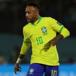 ဒါကြောင့် ကမ္ဘာ့ဖလား ခြေစစ်ပွဲစဉ်တွေ အတွက် ရွေးချယ်ခဲ့တဲ့ လူစာရင်း ကနေ နေမာ ချန်လှပ်ခံခဲ့ရခြင်းနဲ့ ပတ်သက်ပြီးတော့ နည်းပြနဲ့ ကစားသမားတို့ အကြားမှာ သဘောထားကွဲလွဲမှု တစ်ခု ရှိခဲ့ပါတယ်။