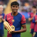 ၁၈ နှစ်သား ယာမယ် ကတော့ ဘယ်လွန်ဒေါဆု အတွက်လည်း ရေပန်းစားနေပြီး Kopa Trophy အတွက်လည်း ရေပန်းစားမှုမှာ ထိပ်ဆုံးက ရှိနေပါတယ်။