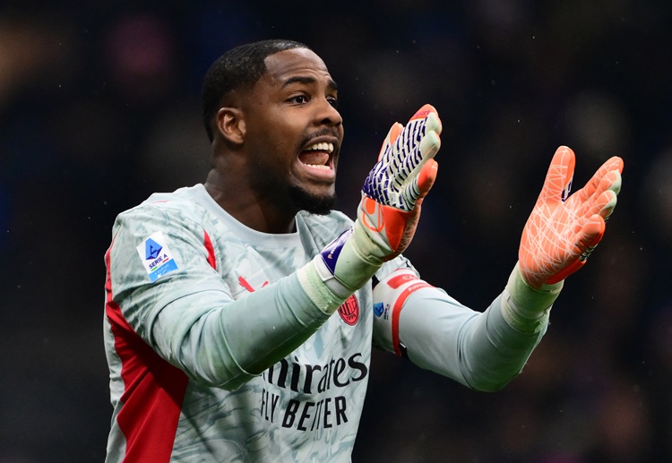 စီးရီးအေ ကလပ် အေစီမီလန်ရဲ့ ဂိုးသမား မိုက်ခ် မိုက်ဂ်နွန် ကိုတော့ လစ်ဗာပူးလ်က ချဲလ်ဆီးနဲ့ အပြိုင် ခေါ်ယူချင်နေကြောင်း သိရပါတယ်။